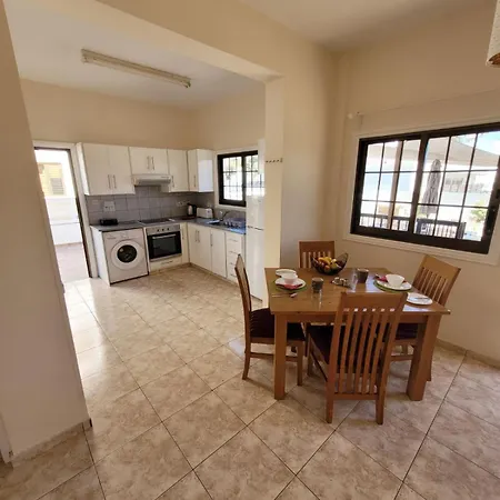 Marina Luxury - Pearl Ayia Napa