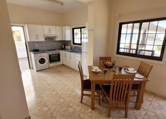 Marina Luxury - Pearl Ayia Napa