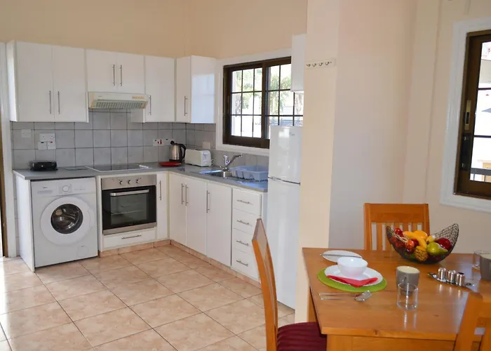 Marina Luxury - Pearl Ayia Napa