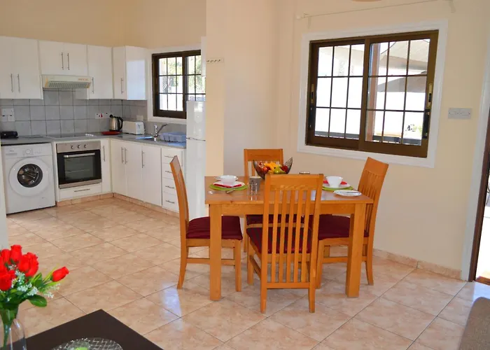 Marina Luxury - Pearl Ayia Napa